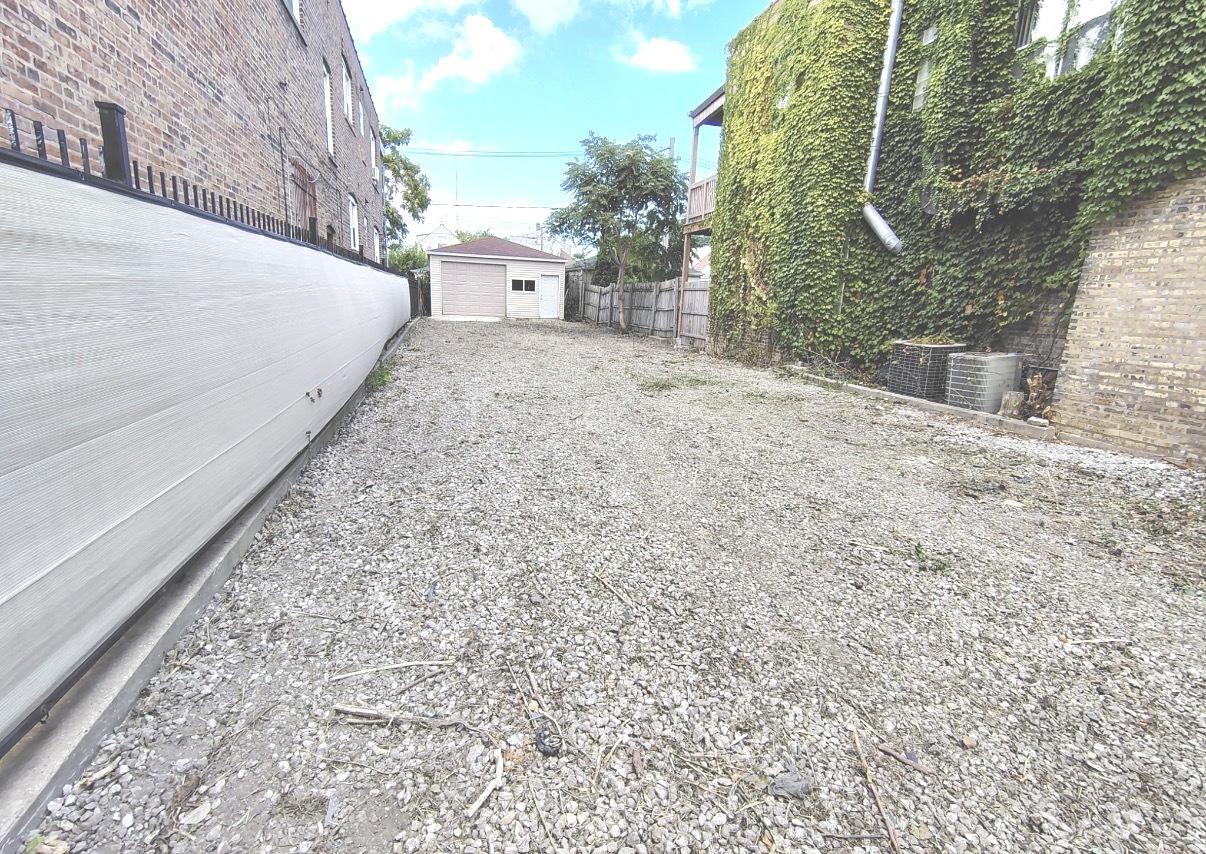 4950 W Diversey Ave., Chicago, IL 60639