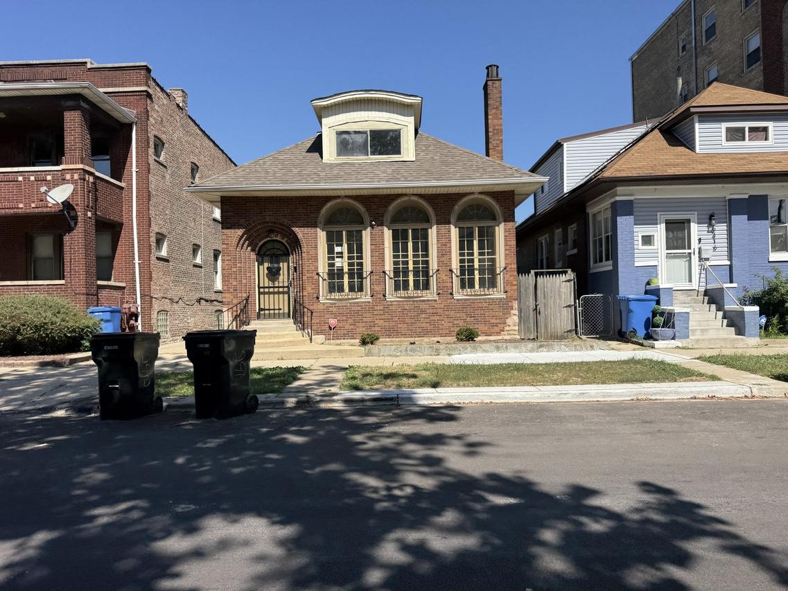 2412 E 74th St., Chicago, IL 60649