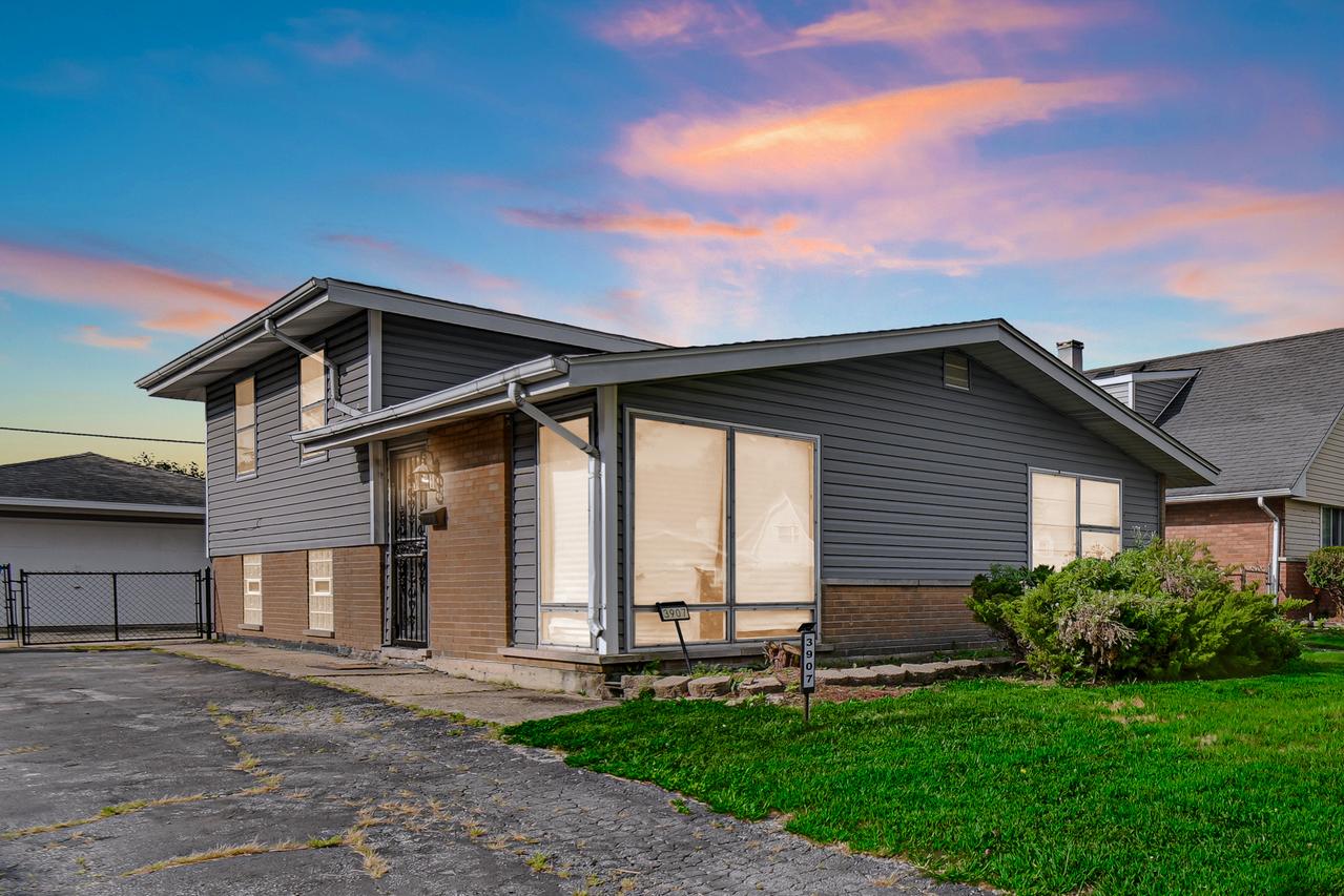 3907 W 168th St., Country Club Hills, IL 60478
