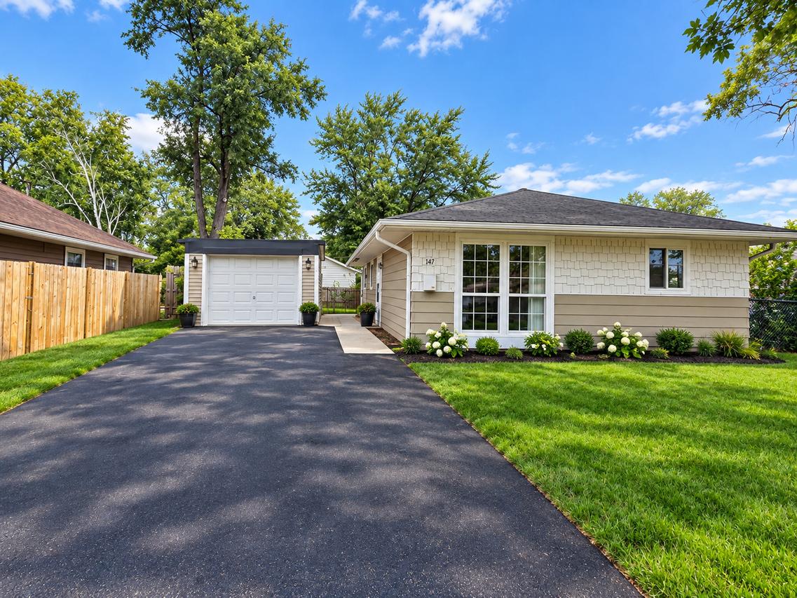 147 Birch St., Carpentersville, IL 60110