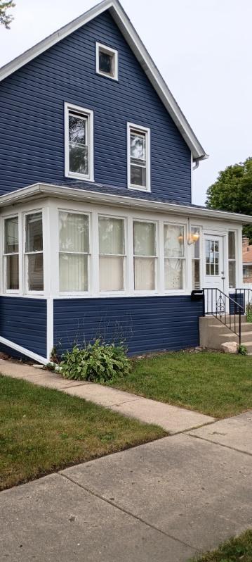 112 Washington Park, Waukegan, IL 60085