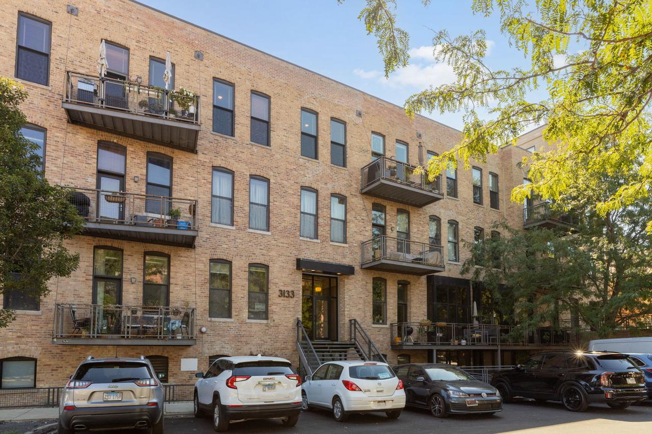 3133 N Lakewood Ave. #2F, Chicago, IL 60657
