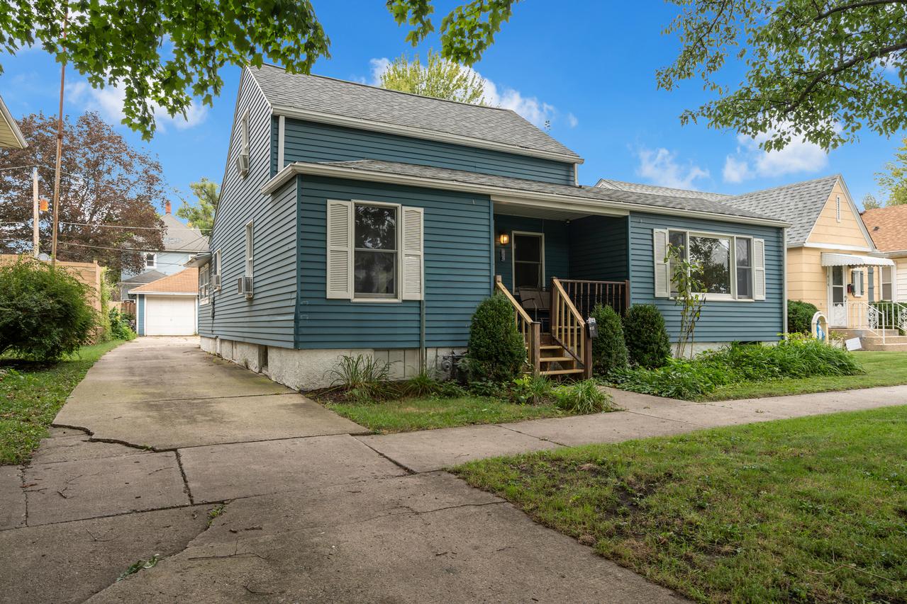 412 E Jackson St., Morris, IL 60450