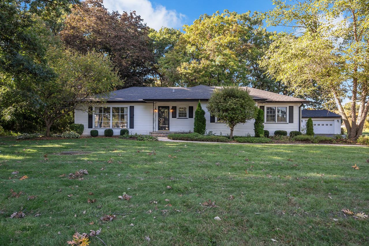 8S136 Granart Rd., Big Rock, IL 60511