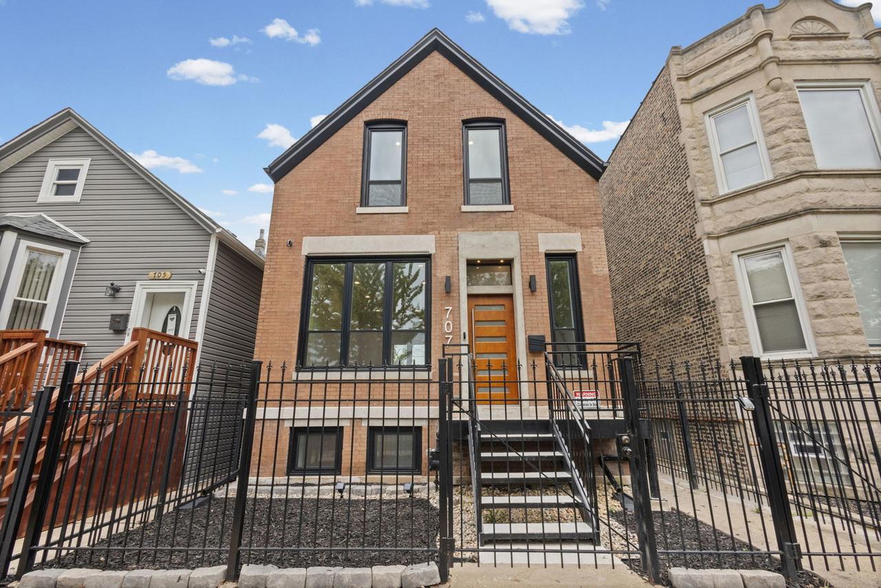 707 S Tripp Ave., Chicago, IL 60624