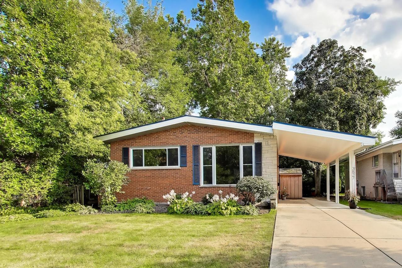 3827 White Cloud Dr., Skokie, IL 60076