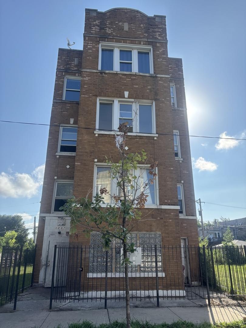 1307 S Lawndale Ave., Chicago, IL 60623