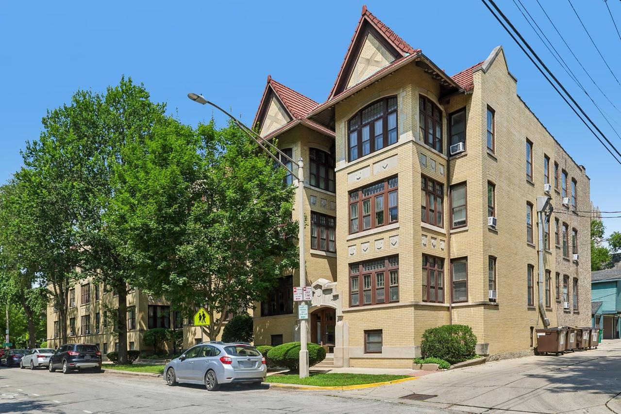 724 Erie St. #1, Oak Park, IL 60302
