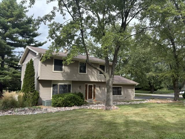 9718 Knolltop Rd., Union, IL 60180