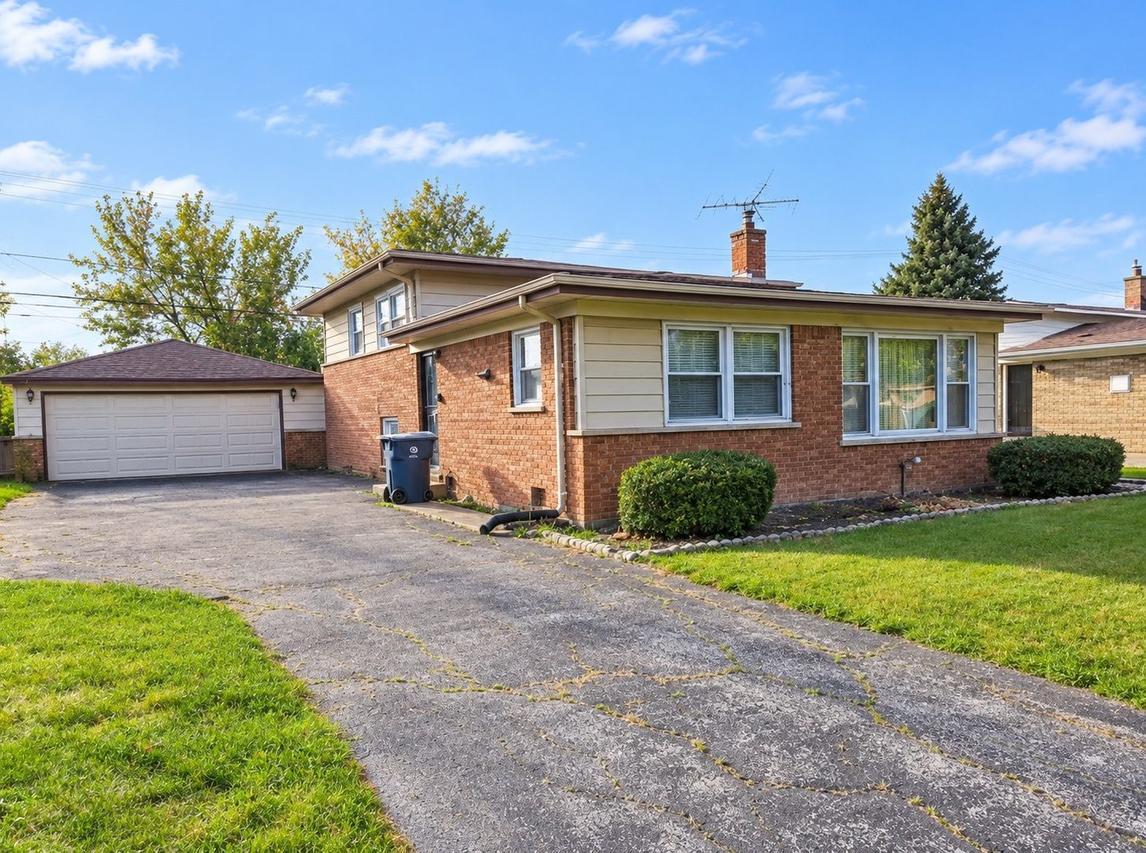 404 Westgate Ave., Chicago Heights, IL 60411