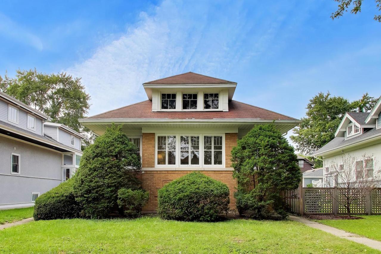 3720 N Springfield Ave., Chicago, IL 60618