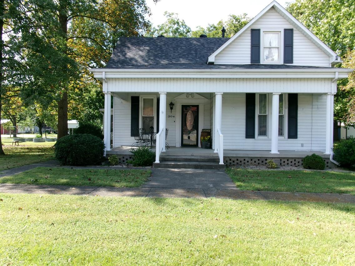304 South Powell St., Norris City, IL 62869