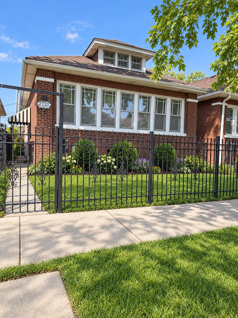 6240 S Francisco Ave., Chicago, IL 60629
