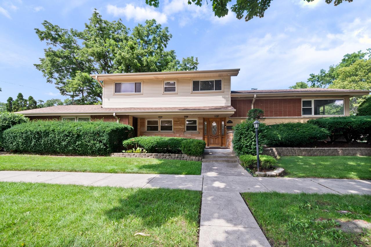 600 Florence Dr., Park Ridge, IL 60068