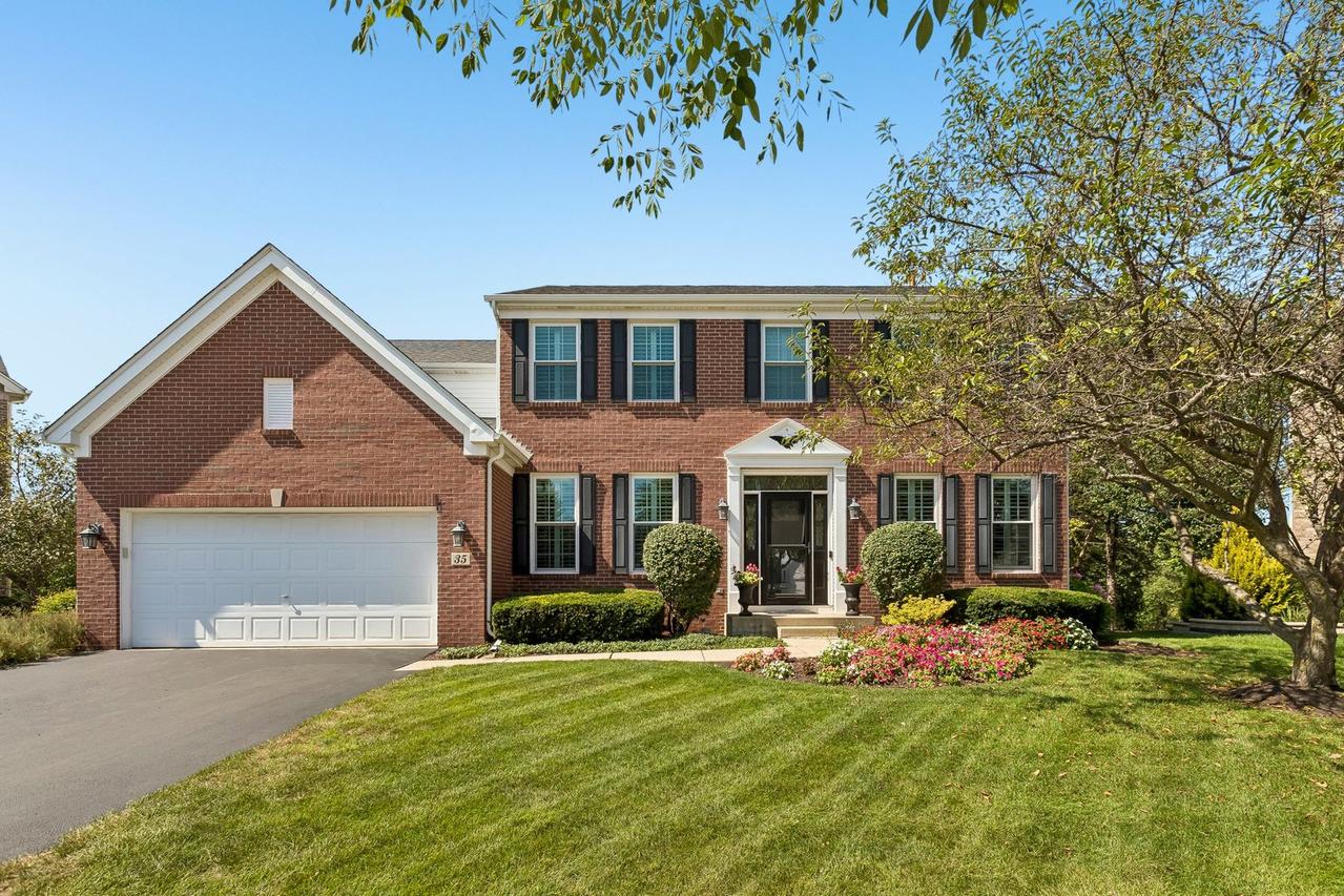 35 Oakview Ct., South Elgin, IL 60177