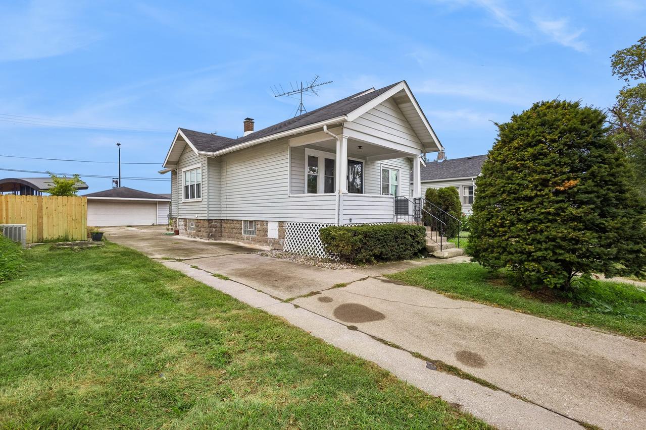 3347 Washington St., Lansing, IL 60438