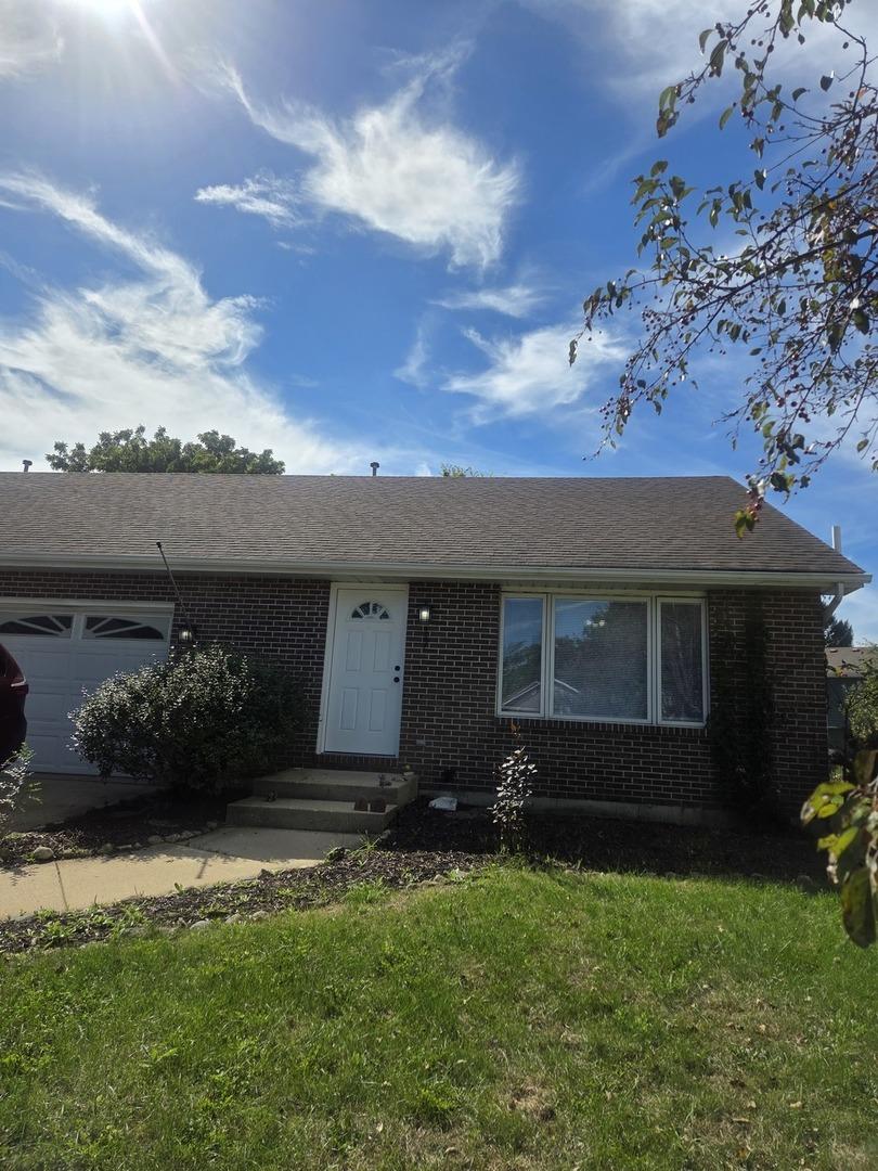 17 Pine Ct., South Elgin, IL 60177