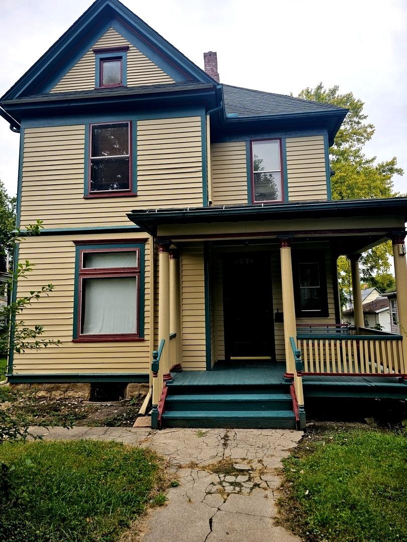 1034 19th St., Rock Island, IL 61201