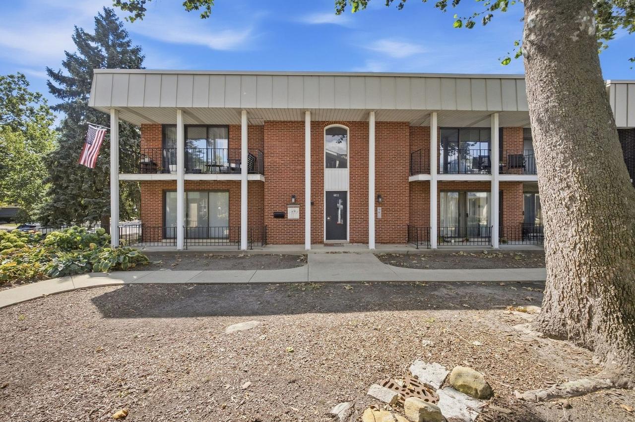 9812 S Karlov Ave. #4D, Oak Lawn, IL 60453