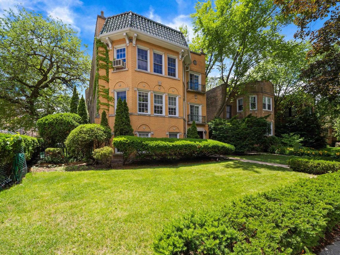 1016 Austin St., Evanston, IL 60202