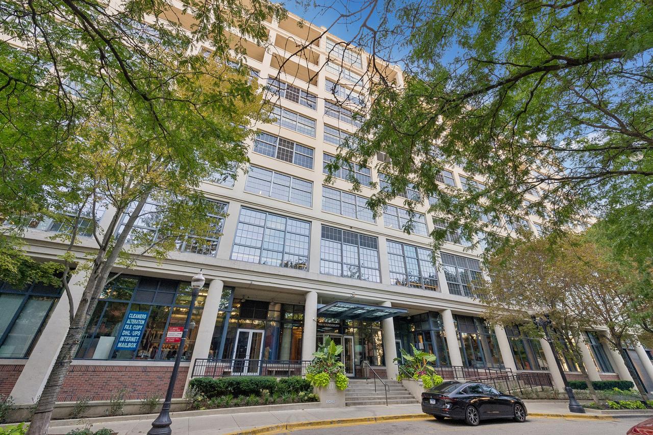 900 N Kingsbury St. #717, Chicago, IL 60610