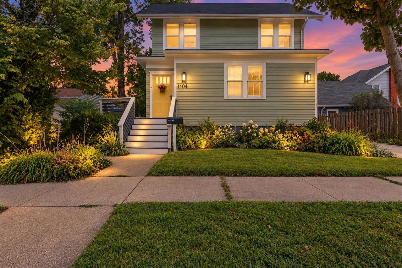 1104 W Washington St., Champaign, IL 61821