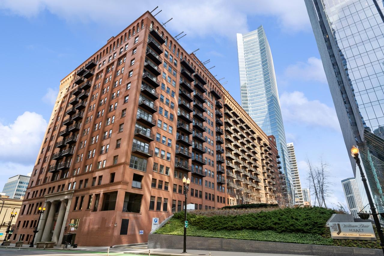 165 N Canal St. #1406, Chicago, IL 60606