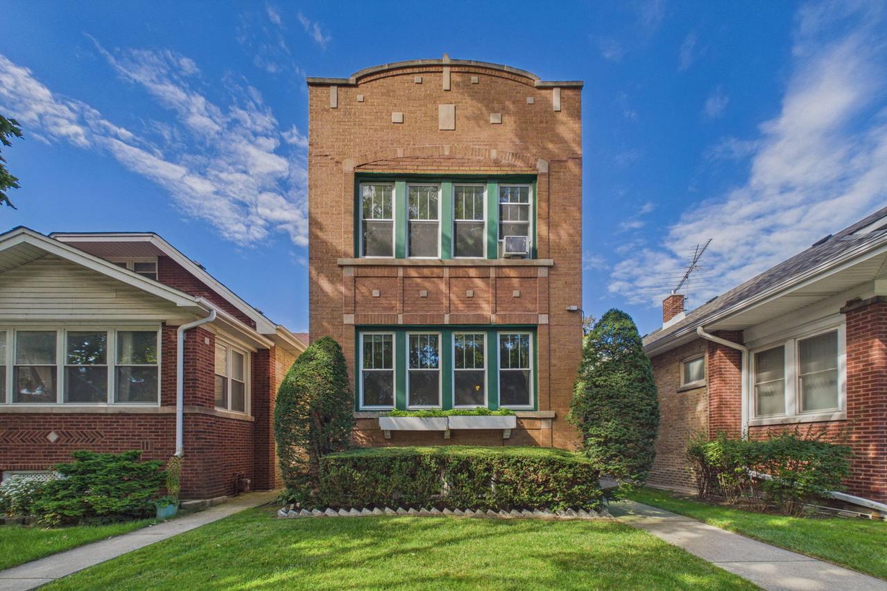 6554 N Campbell Ave., Chicago, IL 60645