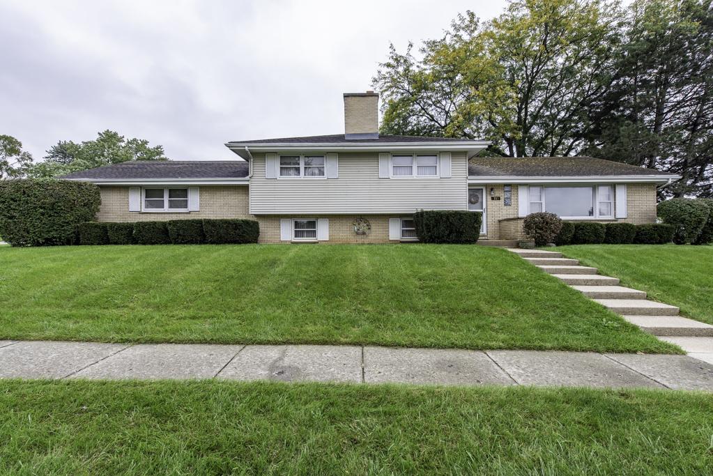 719 Hillside Ave., Antioch, IL 60002