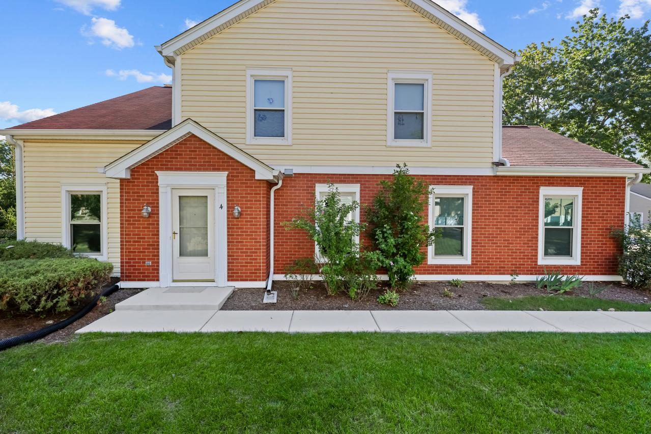 4 S Stonington Dr., Palatine, IL 60074