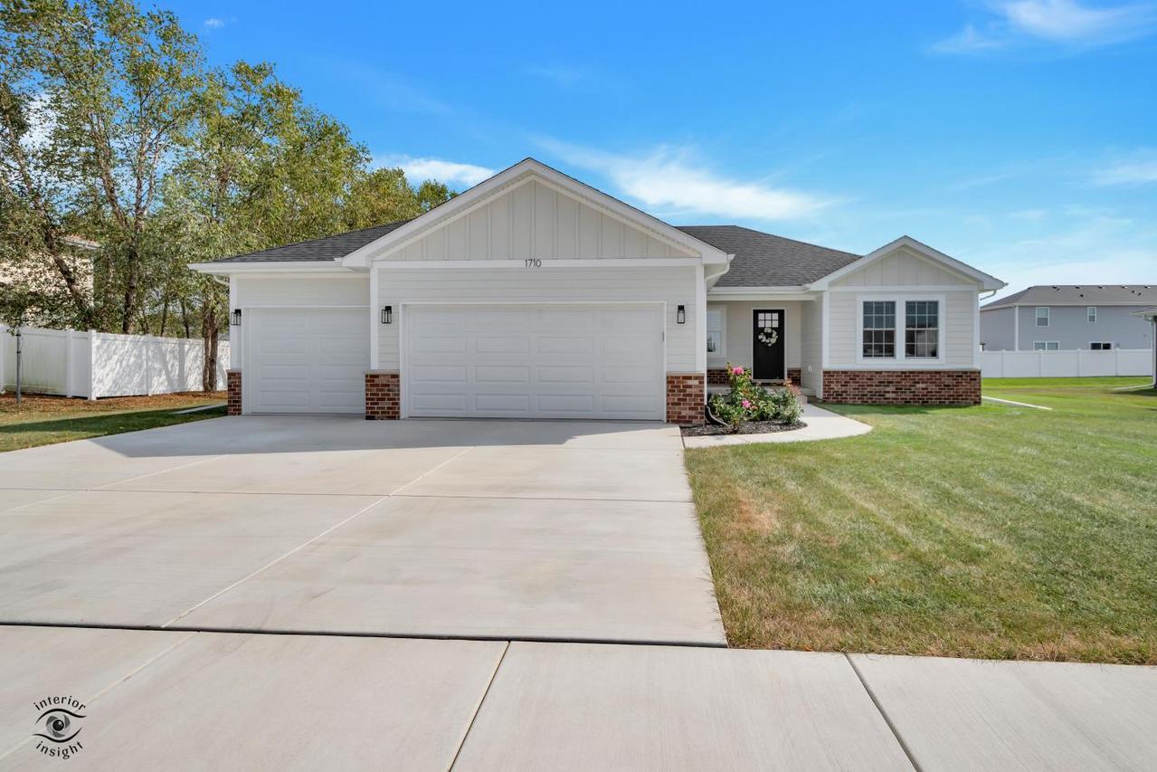 1710 Yorktown Dr., Bourbonnais, IL 60914