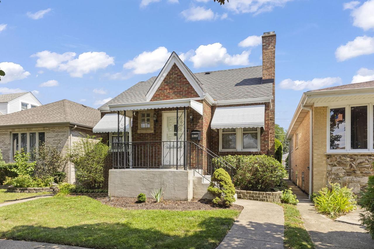 2353 Hainsworth Ave., North Riverside, IL 60546