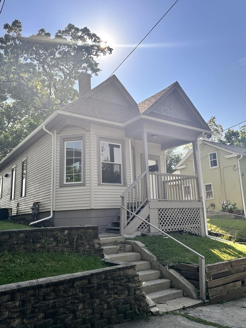 315 Flagg St., Aurora, IL 60505