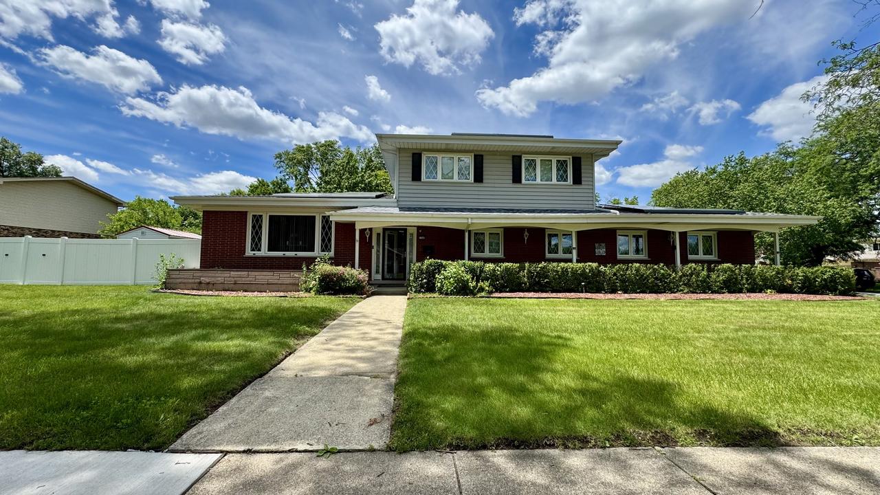 1348 Berry Ln., Flossmoor, IL 60422