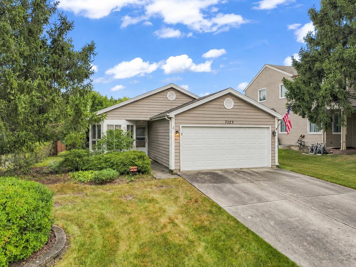 1132 Evergreen Dr., Carol Stream, IL 60188