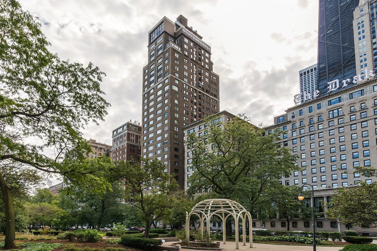 179 E Lake Shore Dr. #19S, Chicago, IL 60611