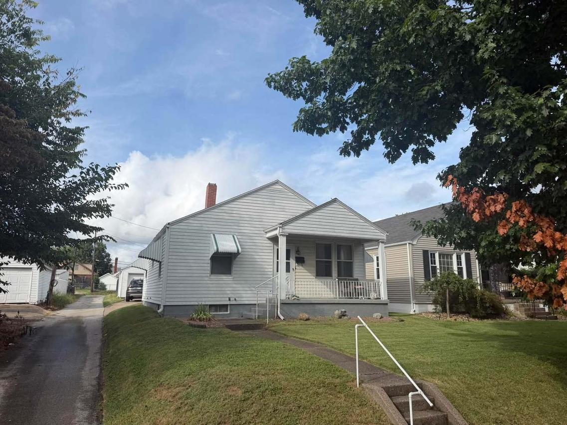 1109 Monroe St., Quincy, IL 62301