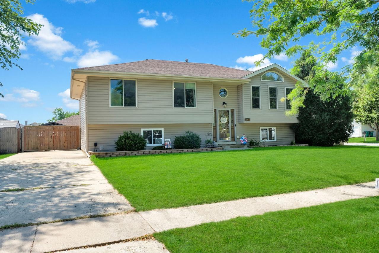 7016 Lewis Clark Dr., Plainfield, IL 60586