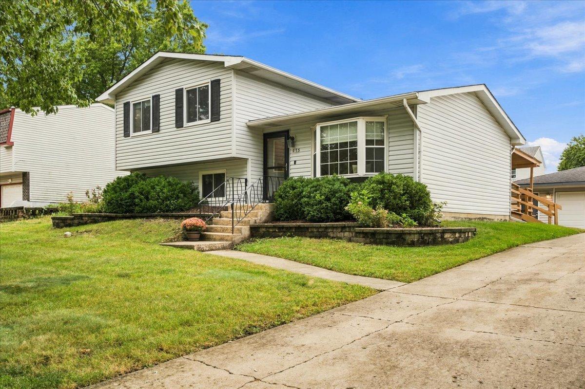 273 Lyons Dr., Bolingbrook, IL 60440