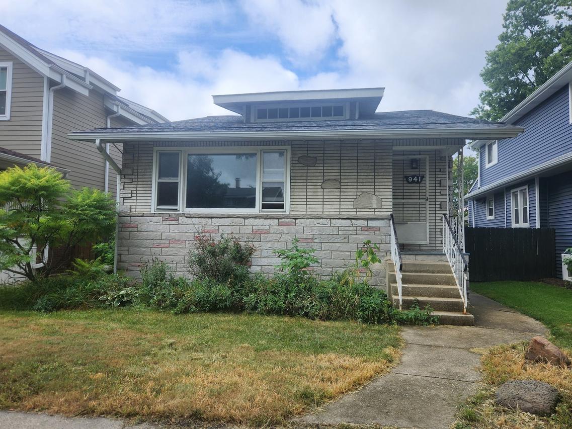 941 N Lombard Ave., Oak Park, IL 60302