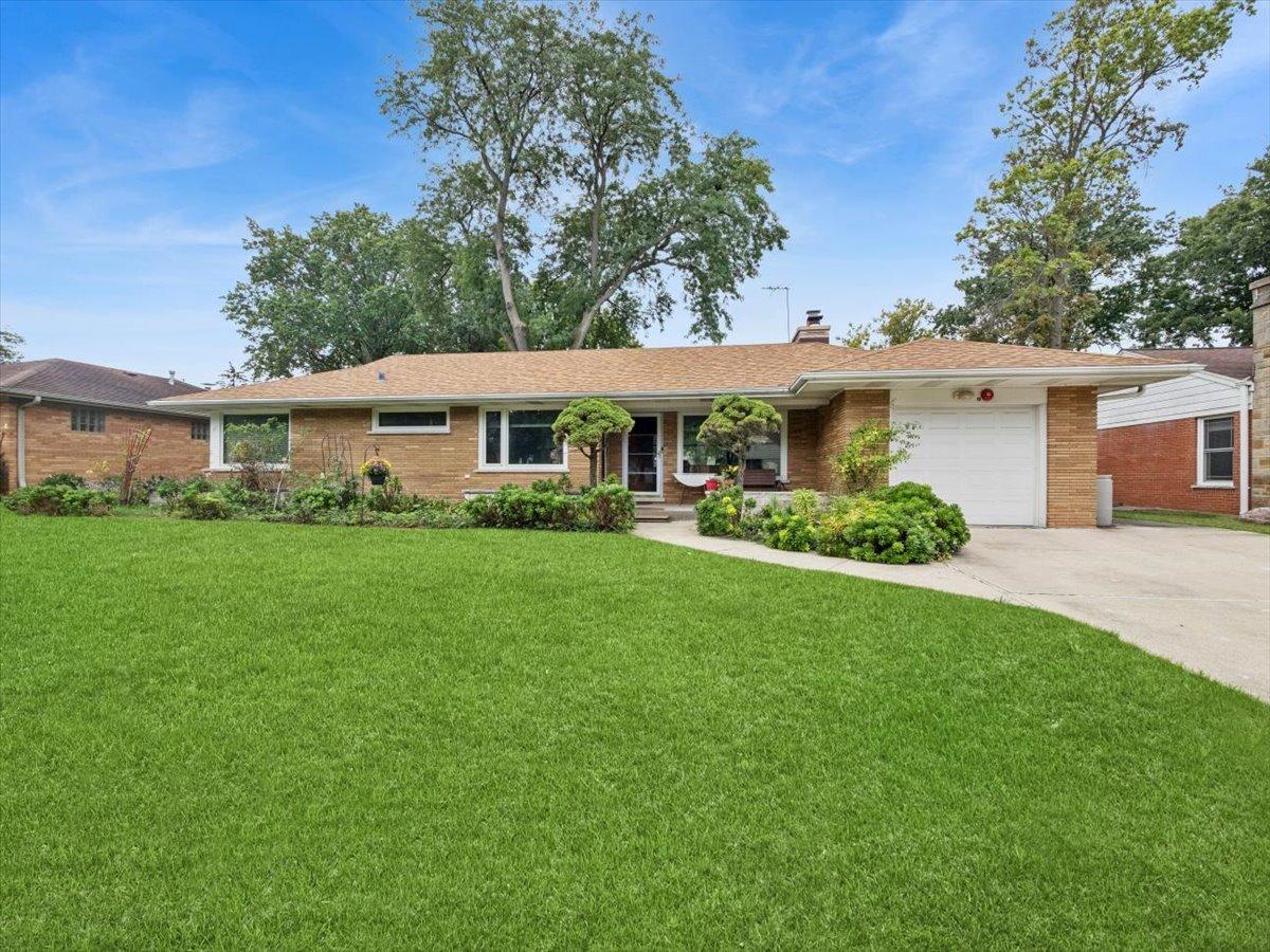 330 Cornell Ave., Des Plaines, IL 60016