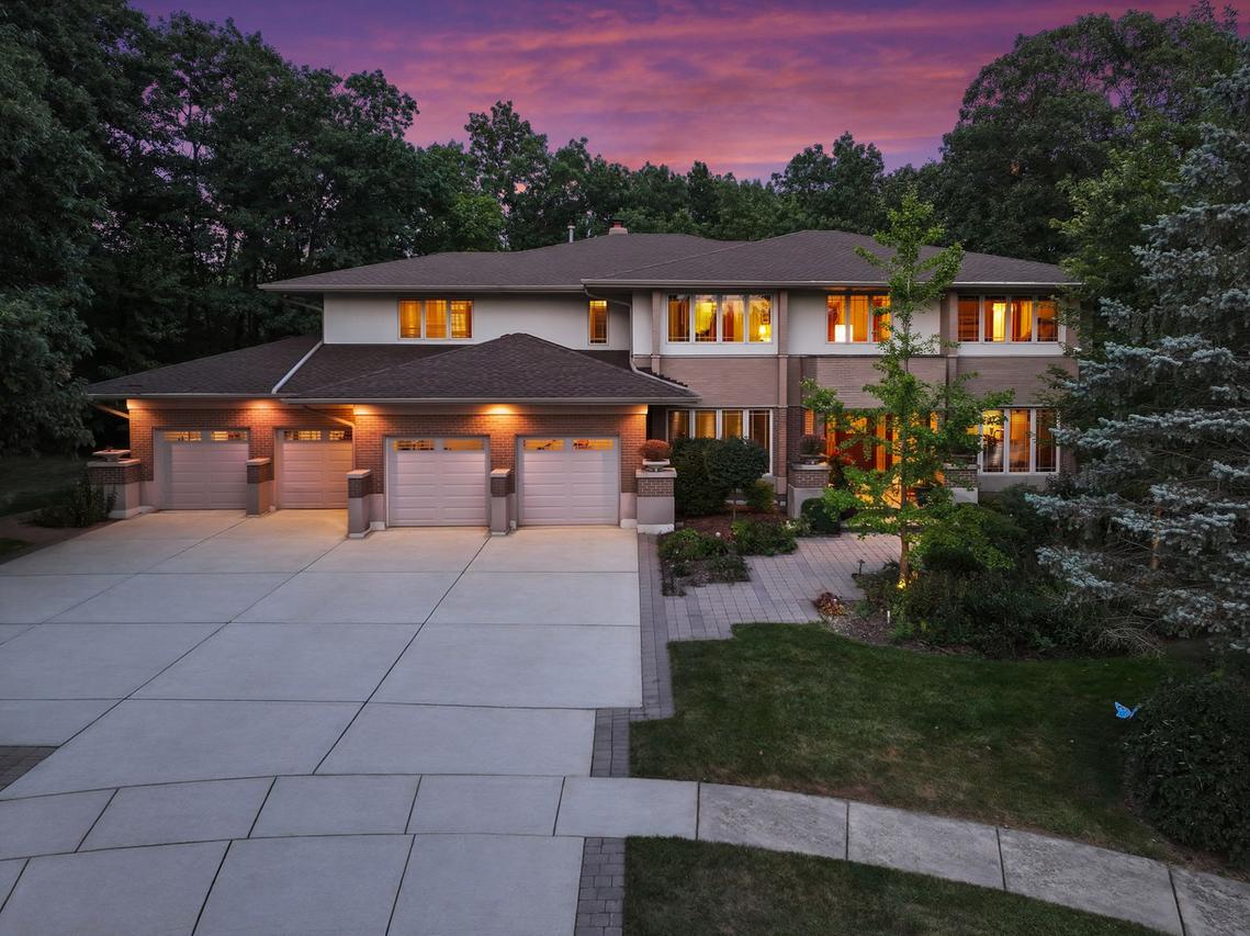 13001 Ravine Dr., Lemont, IL 60439