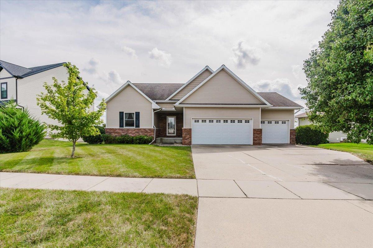 615 Prairie Meadows Dr., Heyworth, IL 61745