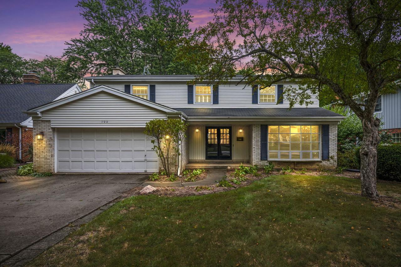 705 S Kennicott Ave., Arlington Heights, IL 60005