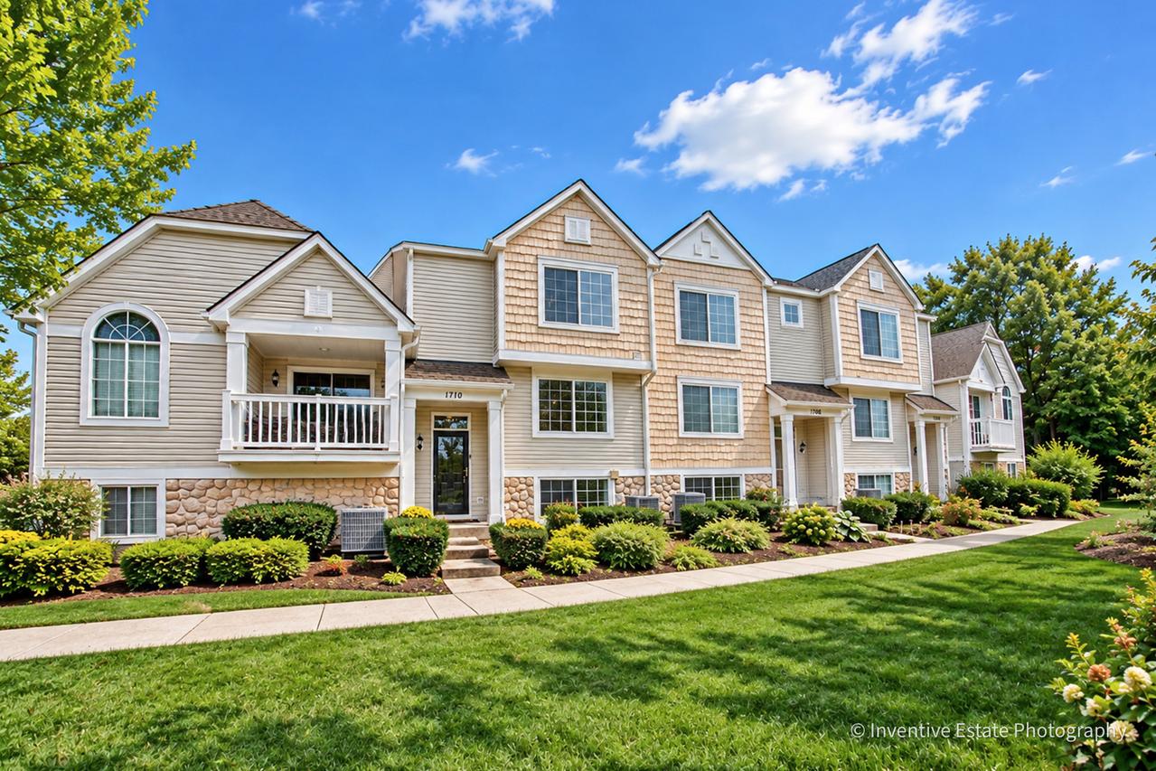 1710 Middlebury Dr., Aurora, IL 60503