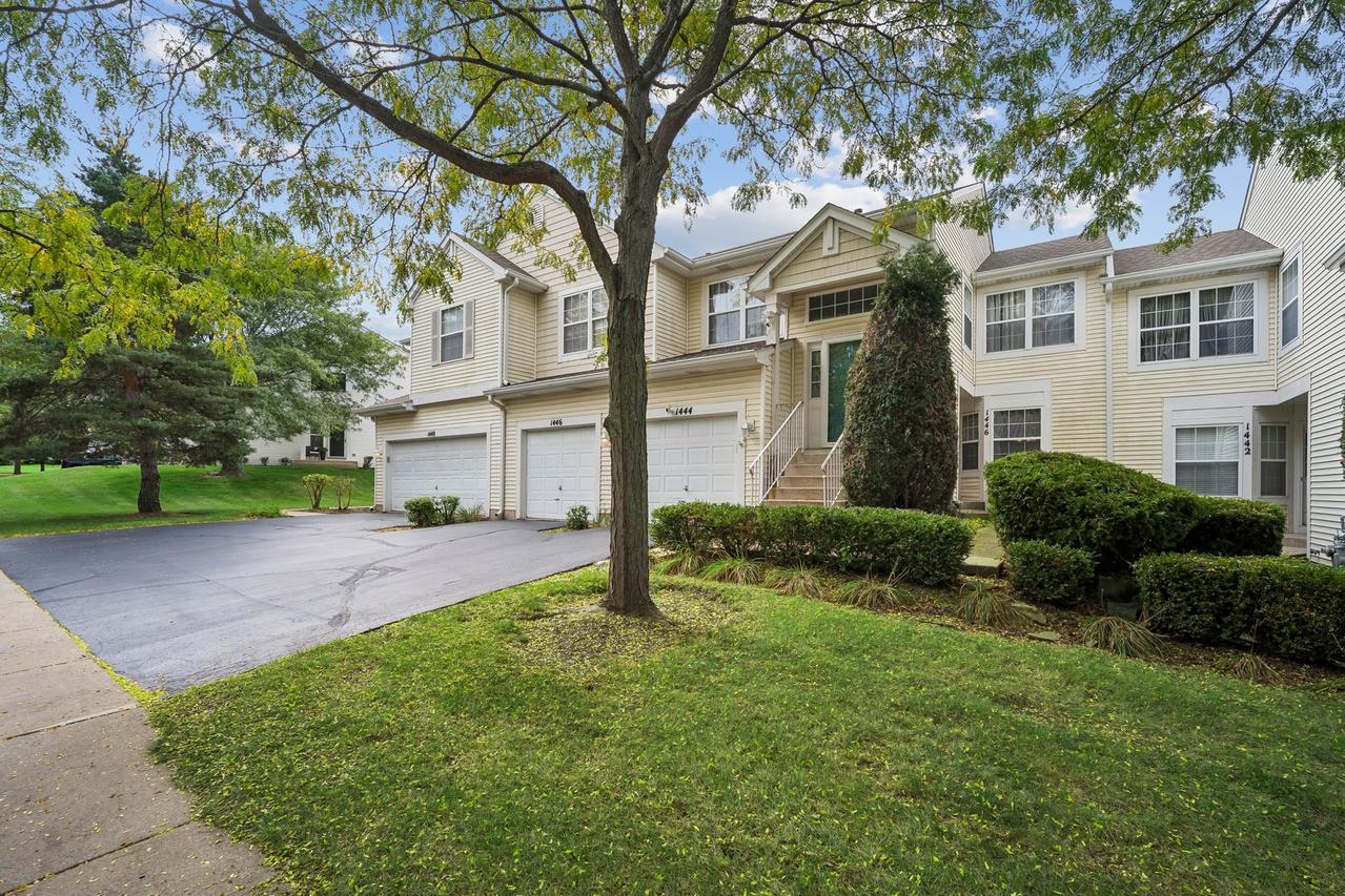 1446 Meadowsedge Ln., Carpentersville, IL 60110