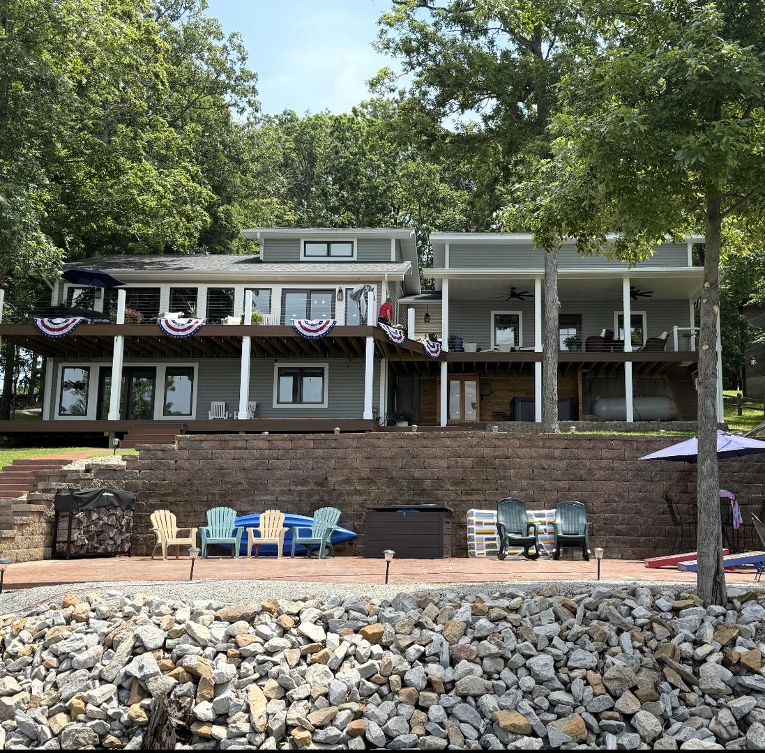1045 Lakeshore Dr., Goreville, IL 62939