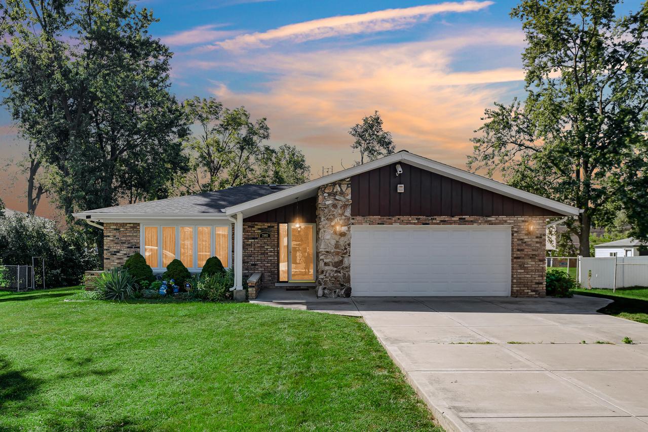 7903 W 102nd St., Palos Hills, IL 60465