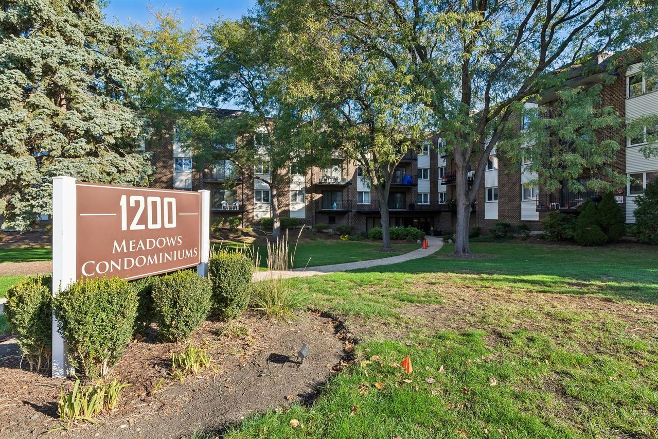 1200 W Northwest Hwy. #211, Mount Prospect, IL 60056