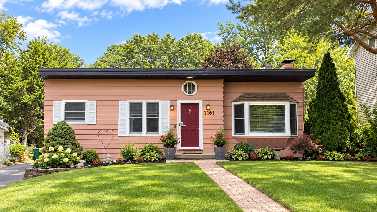 1161 S Edgewood Ave., Lombard, IL 60148